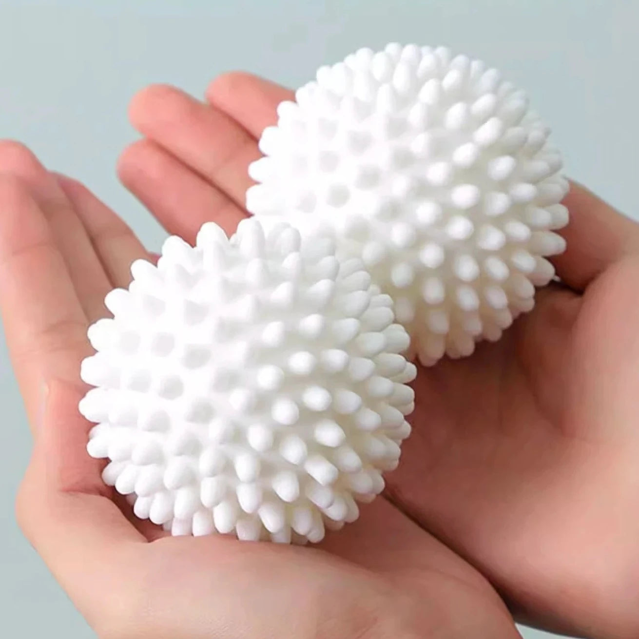 Efficient Anti-Winding Laundry Balls for Cleaner Clothes - Dyno Pixels